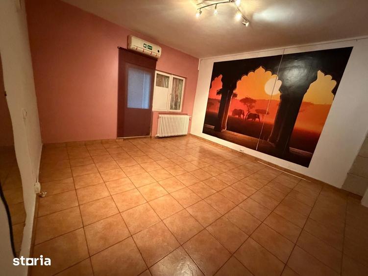 Casă cu 6 camere cu Teren 60 Mp în Vitan