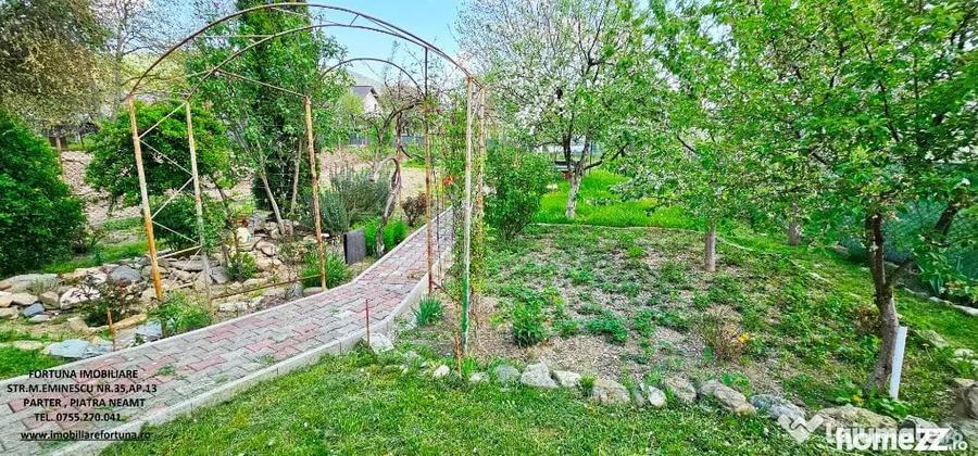 Casă cu 5 camere cu Teren 760 Mp în Sărata