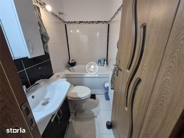 Apartament cu 3 camere decomandat în Alexandru cel Bun