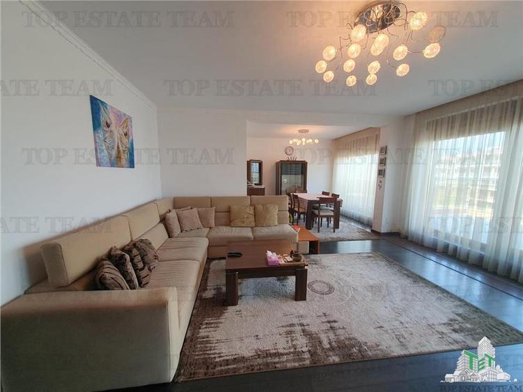Apartament cu 3 camere decomandat, mobilat în Sat Vacanță