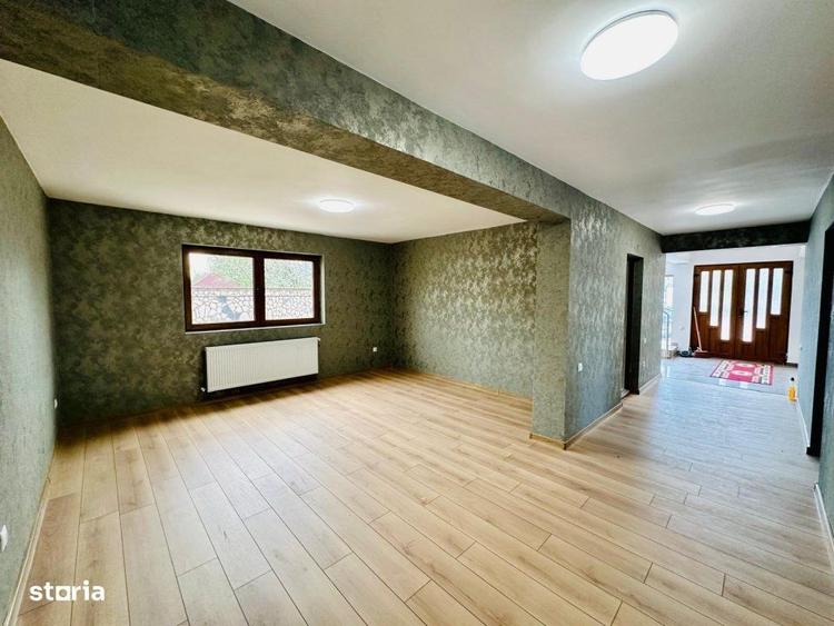Casă cu 4 camere în Crevedia
