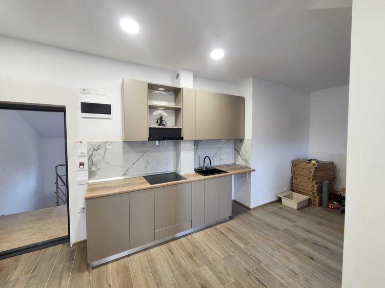 Casă cu 4 camere cu Teren 440 Mp în Apărătorii Patriei