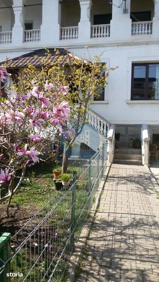 Apartament cu 3 camere în Tei