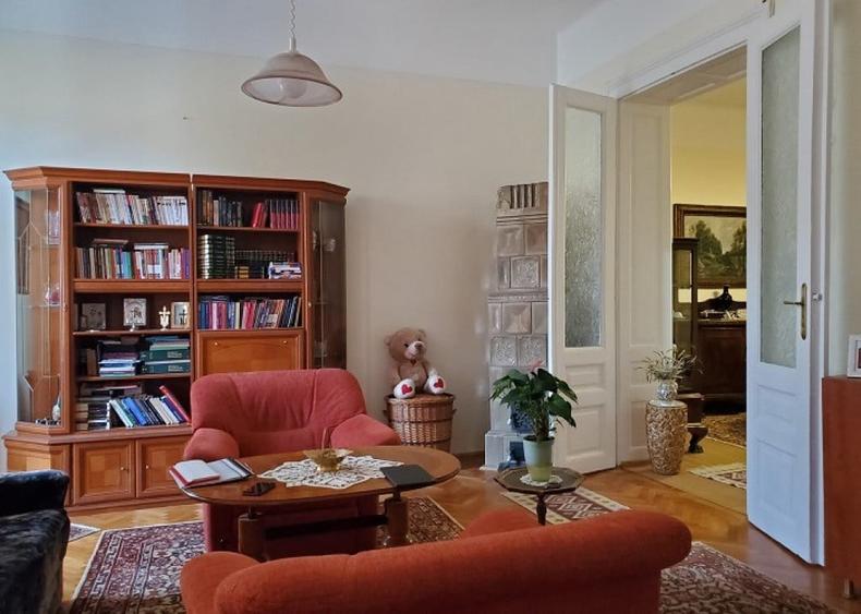Apartament cu 3 camere semidecomandat în Ultracentral