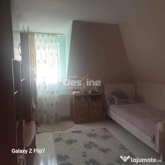 Casă cu 4 camere cu Teren 570 Mp în Central