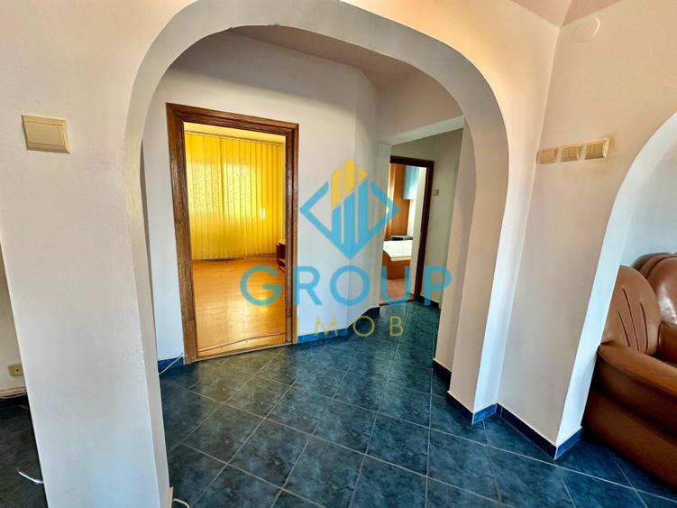 Apartament cu 3 camere decomandat în 9 Mai