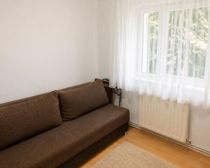 Inchiriez apartament cu 2 camere Zona Gemenii, Brasov - 1