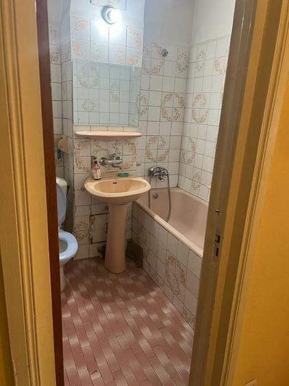 Apartament cu 4 camere decomandat în Titulescu