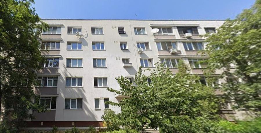 Apartament cu 3 camere decomandat, mobilat în Drumul Taberei