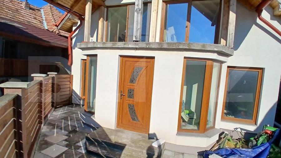 Casă individuală cu 5 camere cu Canalizare în Reghin