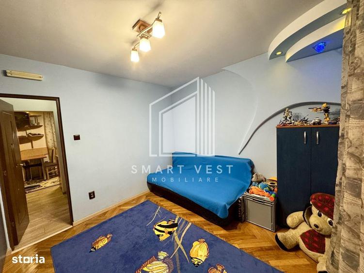 Apartament cu 3 camere decomandat în Careiului