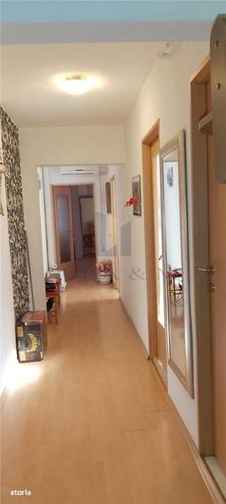 Apartament cu 3 camere semidecomandat în Dâmbovița