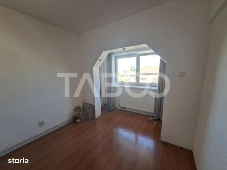 Apartament cu 2 camere decomandat în Ștrand
