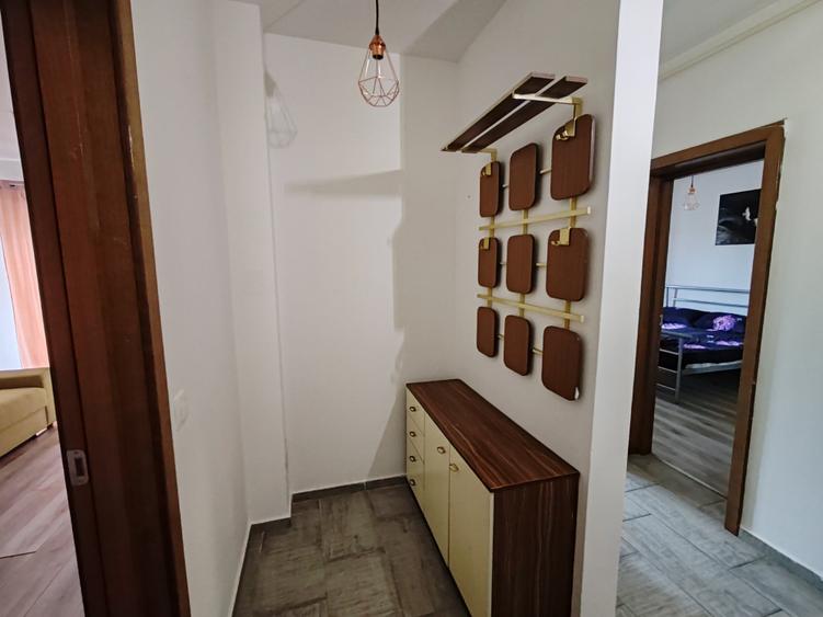 Apartament 2 camere liber la vanzare zona Coresi - 11
