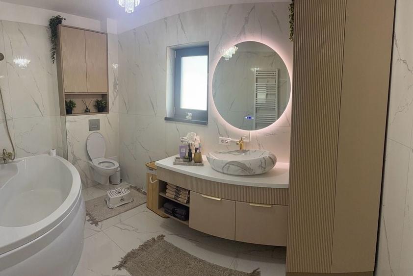 Casă cu 4 camere în Central