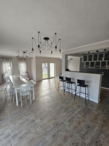 Casă cu 4 camere în Jiblea Nouă