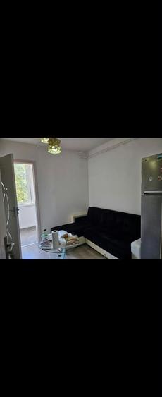 Apartament cu 3 camere decomandat în Viitorului