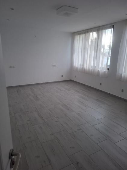 Casă cu 4 camere cu Teren 400 Mp în Central