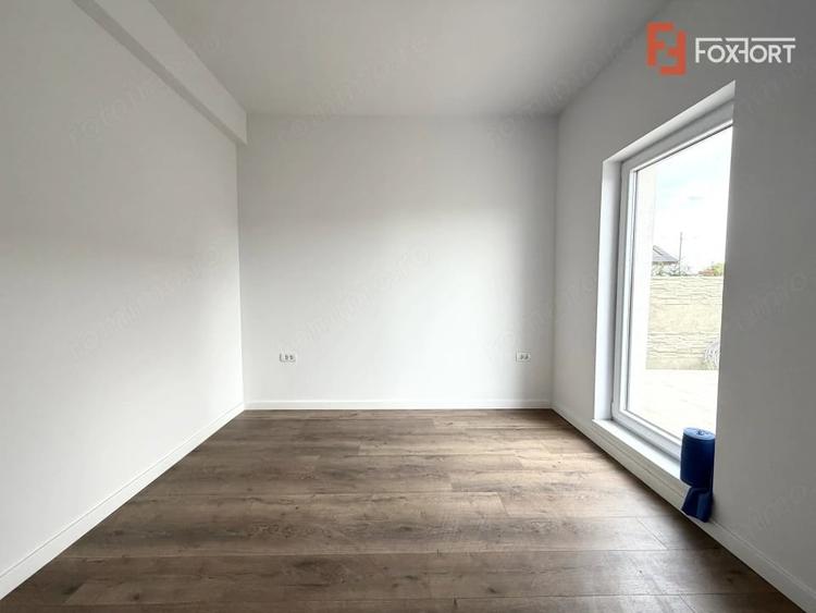 Casă cu 5 camere cu Teren 365 Mp în Sânandrei