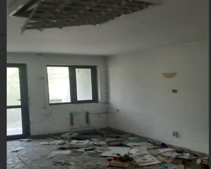 Casă individuală cu 9 camere cu Teren 1936 Mp în Central