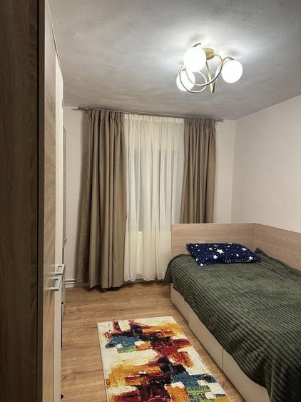Apartament cu 4 camere decomandat în Central