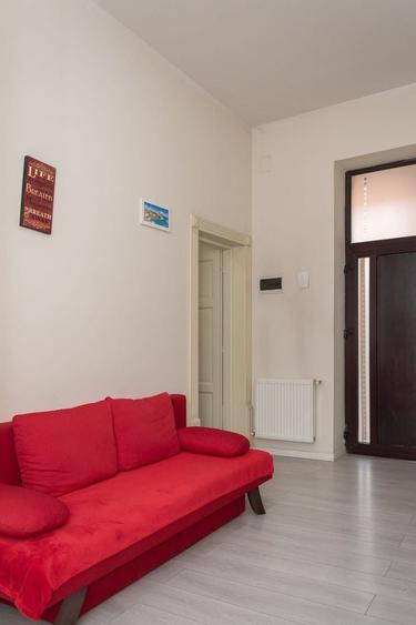 Apartament cu 2 camere, mobilat în Ultracentral