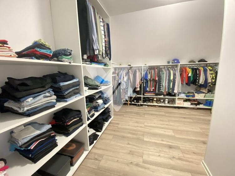 Casă individuală cu 5 camere cu Canalizare în Șura Mare