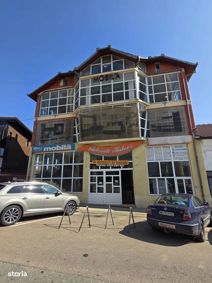 Spațiu comercial, de 1,600 mp, în Ultracentral