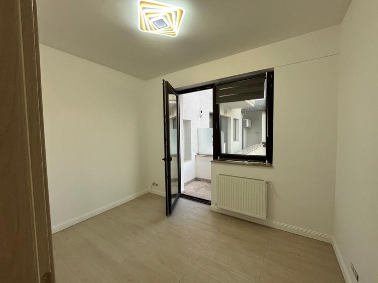 Apartament cu 4 camere decomandat în Dorobanți