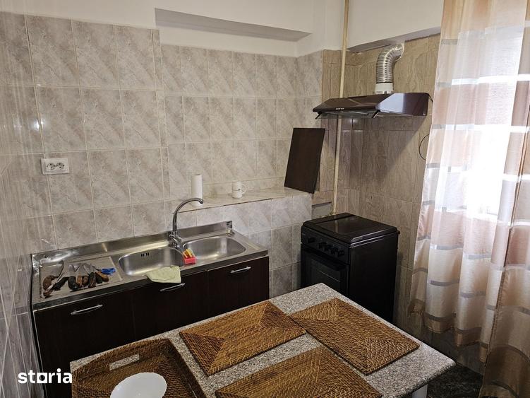 Apartament cu 3 camere în Tudor Vladimirescu