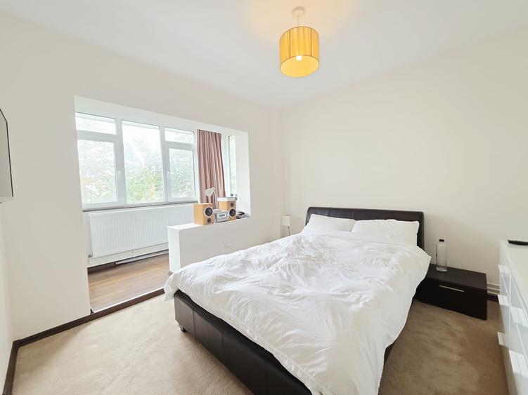 Apartament cu 3 camere decomandat în Micro 17