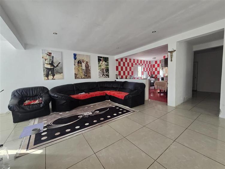 Casă cu 4 camere cu Teren 337 Mp în Valu lui Traian