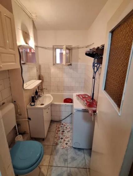 Apartament cu 3 camere decomandat în Astra