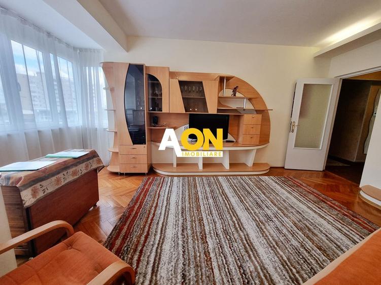 Apartament cu 3 camere decomandat, mobilat în Cetate