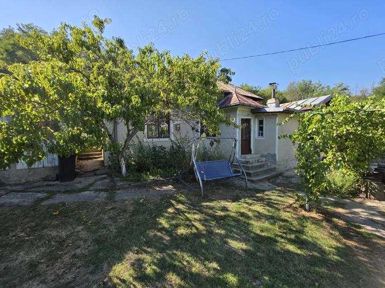 Casă cu 3 camere cu Teren 860 Mp în Valea