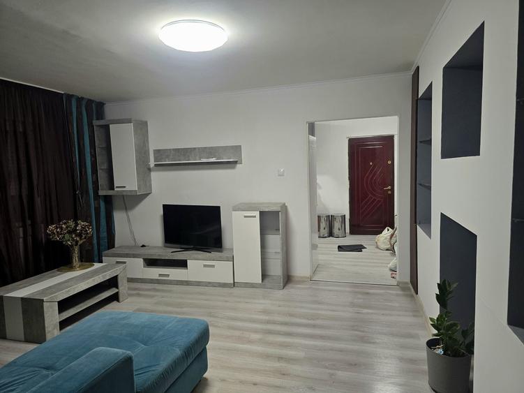 Apartament cu 2 camere semidecomandat în Rogerius