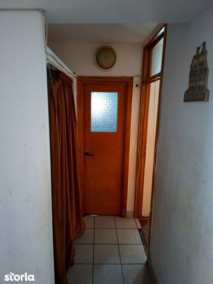 Apartament cu 3 camere decomandat în Găvana