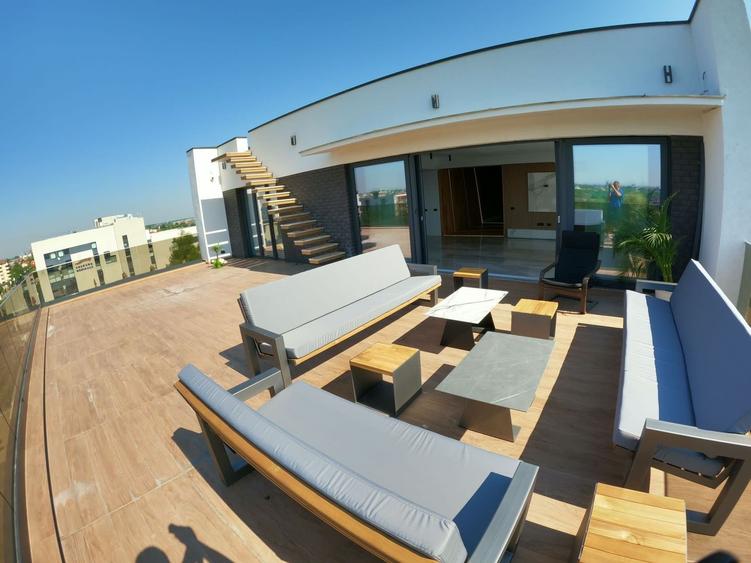 Apartament cu 4 camere semidecomandat, mobilat în Sisești
