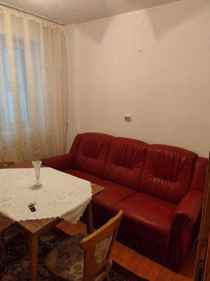 Apartament cu 2 camere decomandat în Craiovița Nouă