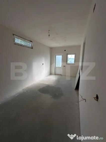 Casă cu 4 camere cu Teren 500 Mp în Central