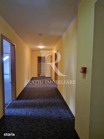Spațiu comercial, de 640 mp, în Central