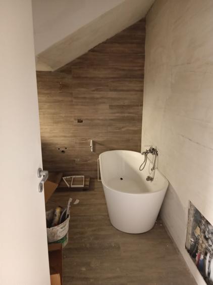 Casă individuală cu 4 camere cu Canalizare în Valea Adâncă