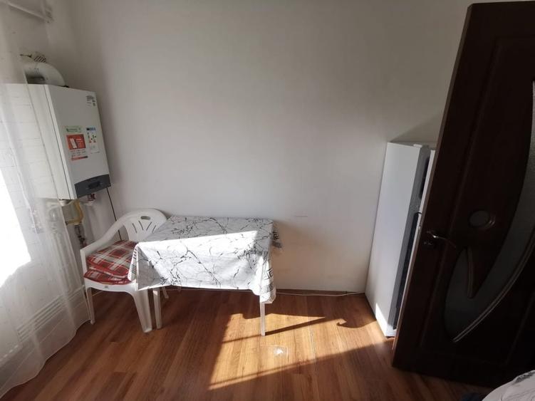 Apartament cu 2 camere semidecomandat în Cotu