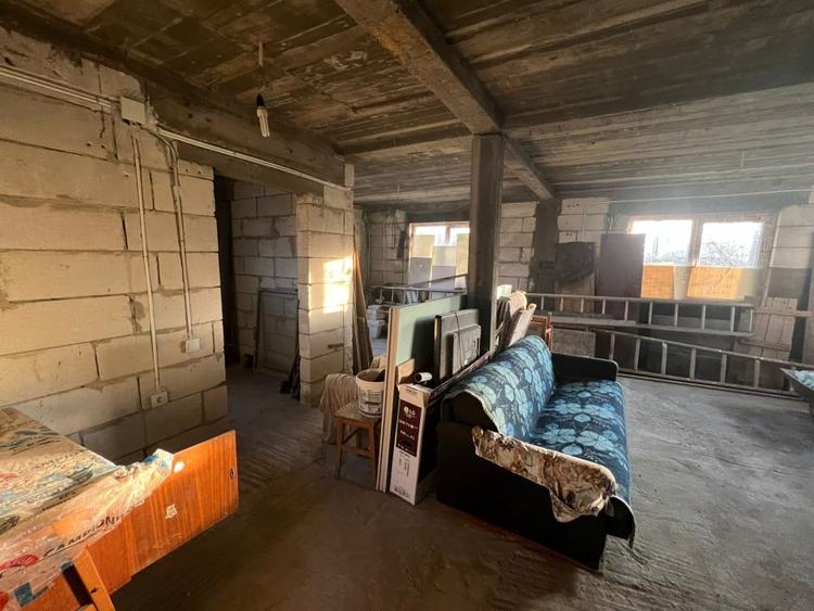 Casă individuală cu 4 camere cu Canalizare în Valea Călugărească