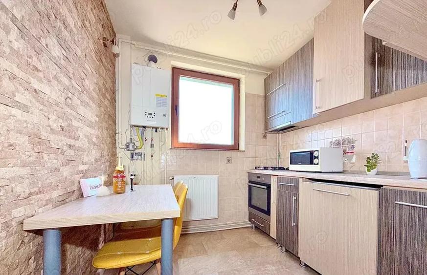 Apartament cu 2 camere decomandat în Podgoria
