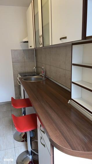 Garsonieră decomandată în Schei