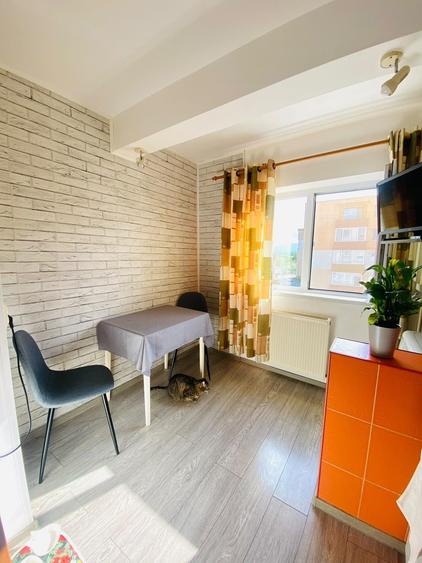 Apartament cu 2 camere decomandat în Colonia Bod