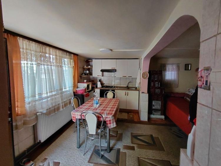 Casă individuală cu 3 camere cu Canalizare în Blejoi