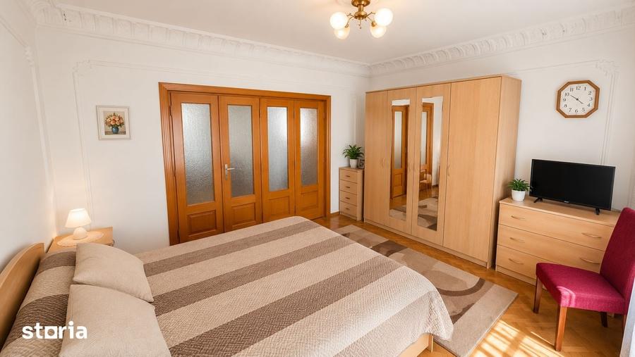Casă cu 8 camere cu Teren 500 Mp în Câmpineanca