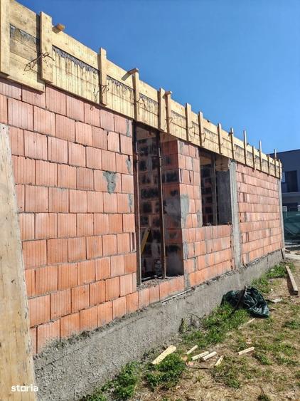 Casă cu 3 camere în Clinceni
